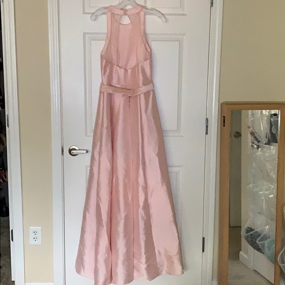 David’s bridal bridesmaid dress in petal - Picture 2 of 5